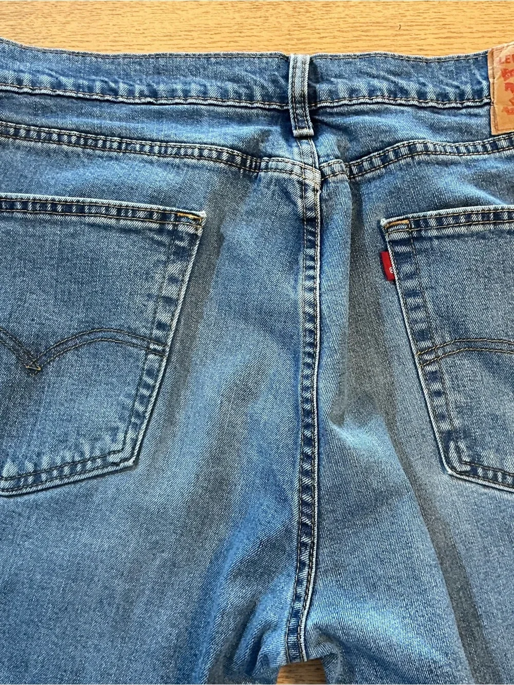 Levi’s 505 Men’s W36 L30 Regular Straight Jeans Medium Wash Distressed